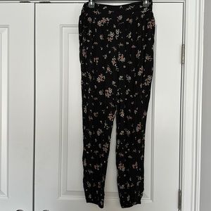 SO Bohemian Floral Haram Balloon leg Pant Size Medium